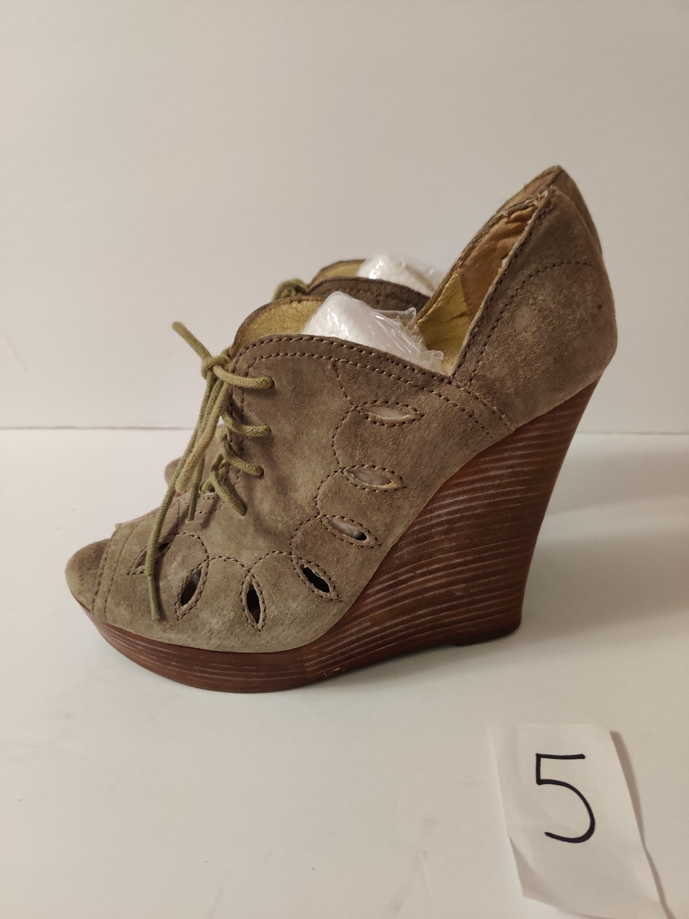 Seychelles Suede Wedge Shoes in Gray US 7.5